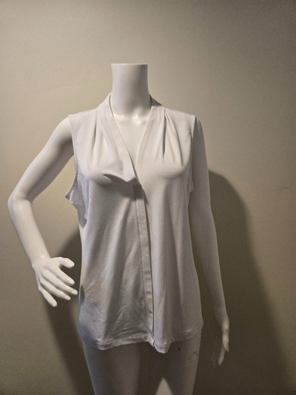 NWT Calvin Klein White Sleeveless Blouse PXL